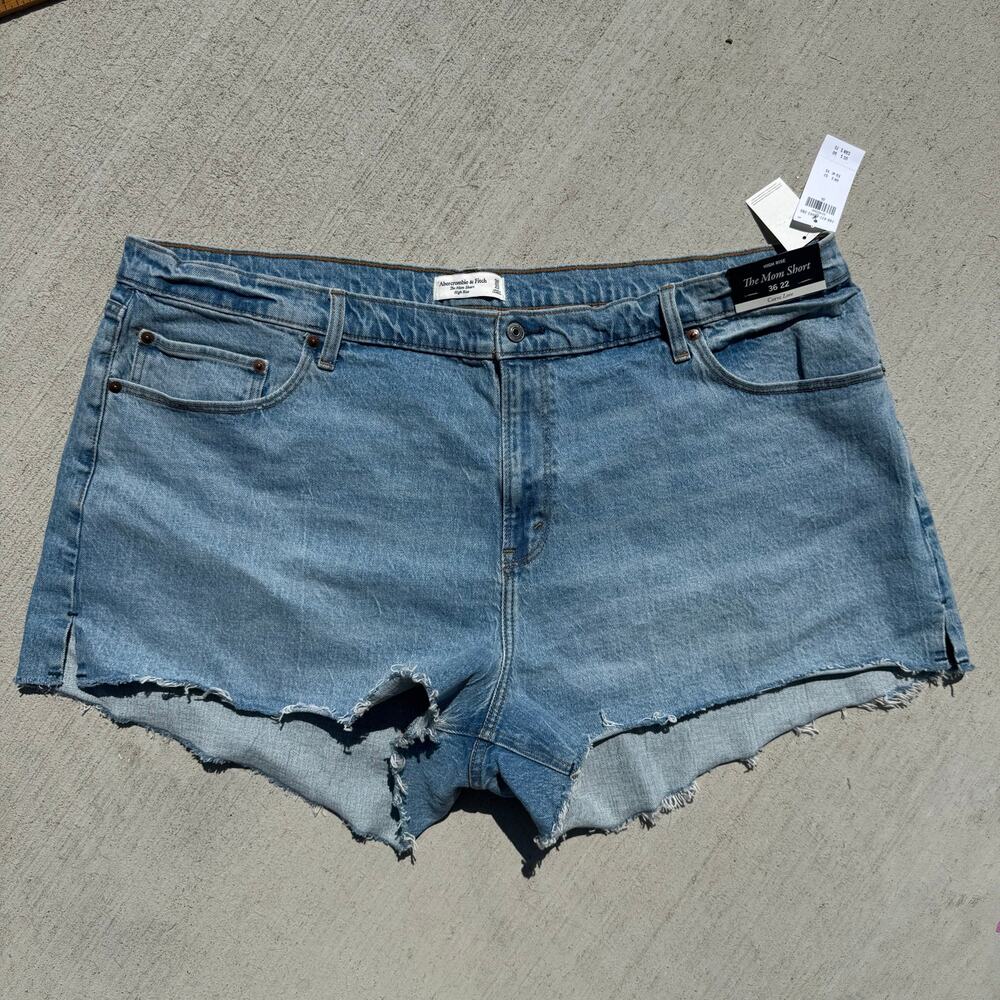 Abercrombie and Fitch The Mom Short High Rise Jean Denim Blue Size 36/22 NWT